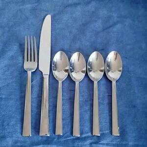 Michael Lloyd Lot of 6 MLL16 Stainless Flatware 1 Salad Fork 1 Knife 4 Teaspoons